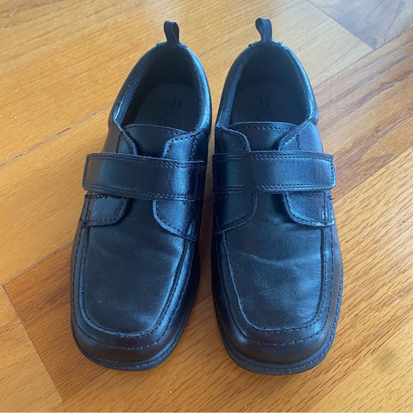 Black dress shoes Toddler Size 11 - Picture 2 of 4